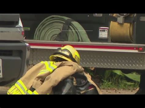 Austin firefighter stabbed in leg after downtown grass fire, affidavit says